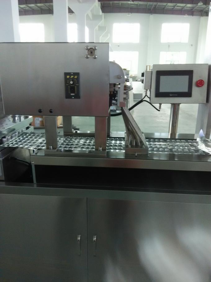 Flat Type 250E Alu Alu Blister Packing Machine For Medicine Double Aluminum Packaging