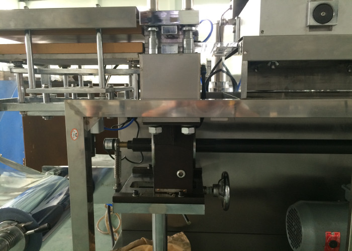 Packing materials saved Aluminum Pharmacy Blister Packaging Machine PRC System